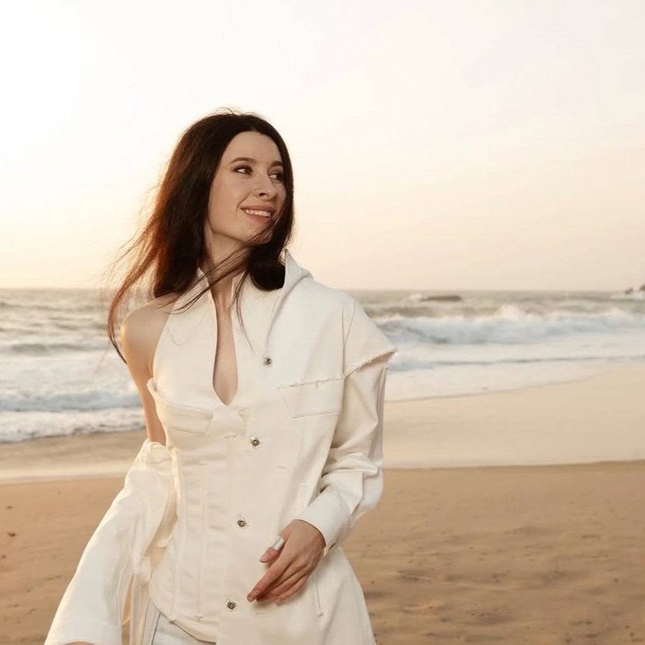 Khris K: A Rising Voice in Contemporary Fashion
