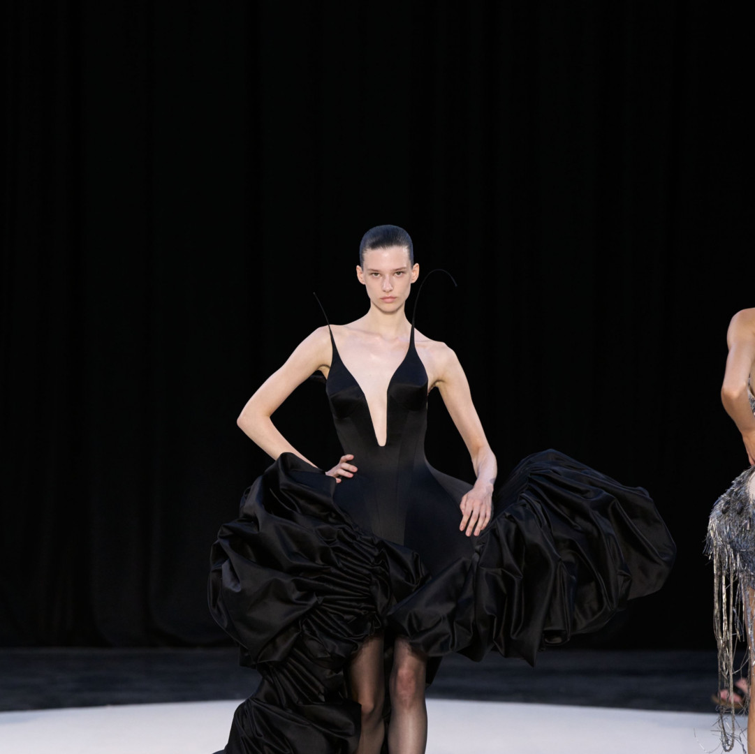 ASHI Studio Haute Couture Fall/Winter 2026–2027: The Truth Behind the Mask