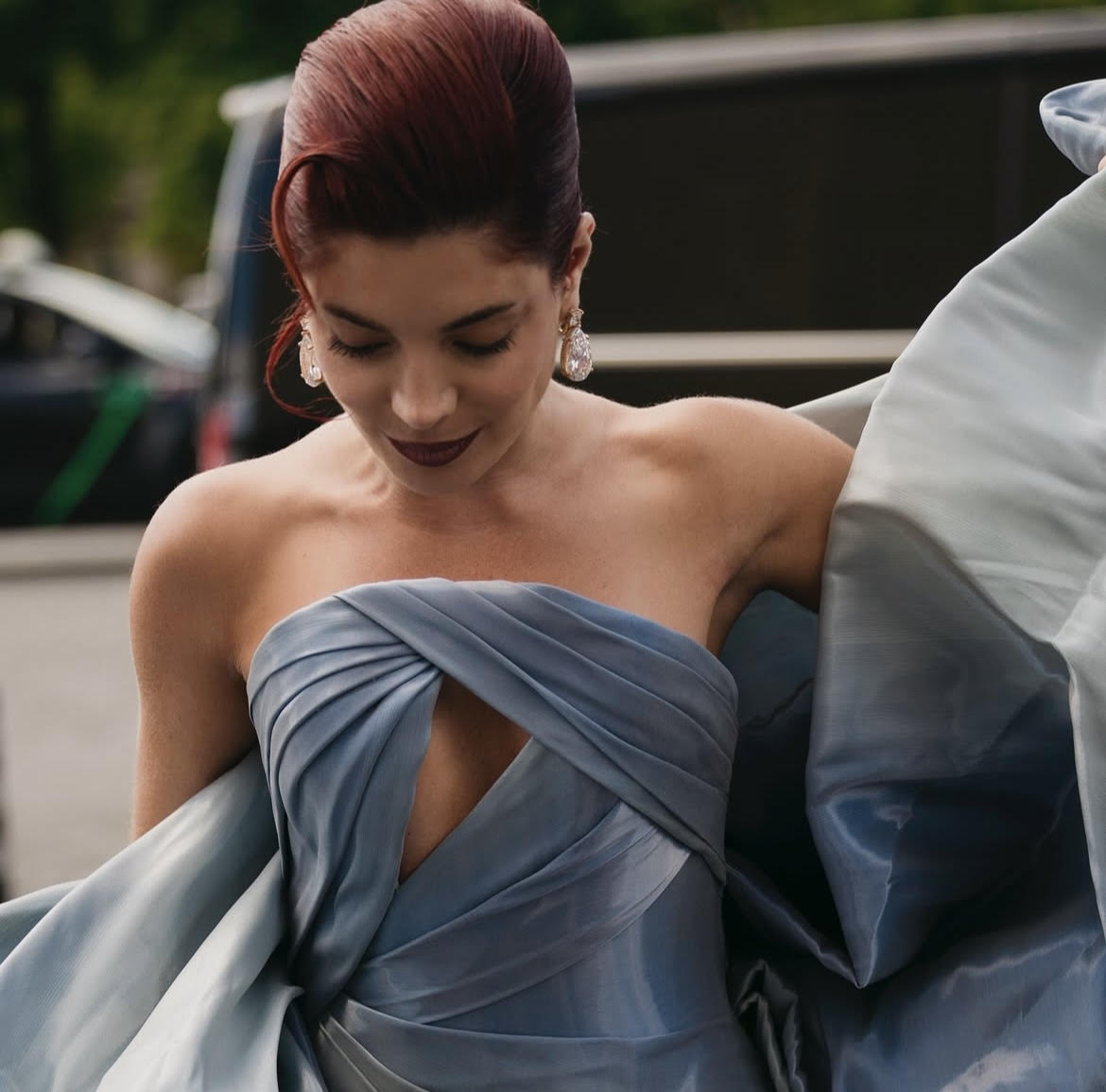 The New Global Runway: Haute Couture, Technology, and the Digital Pulse of Fall 2025