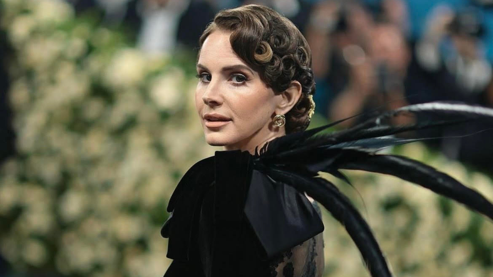Lana Del Rey at the 2025 Met Gala: A Metaphysical Elegance in Valentino by Alessandro Michele