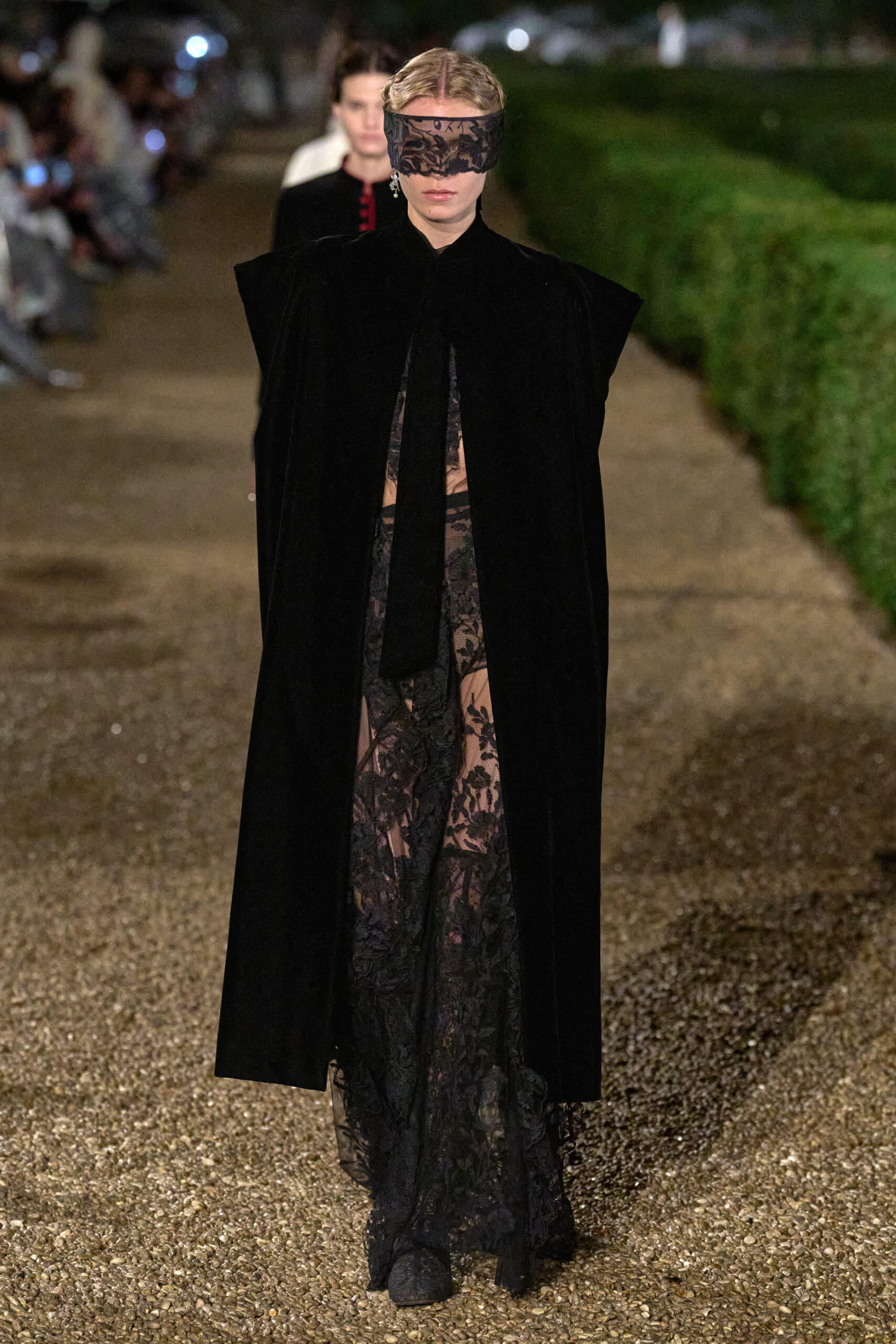 The Eternal Masquerade: Dior Cruise 2026 Awakens Rome’s Dreamscape