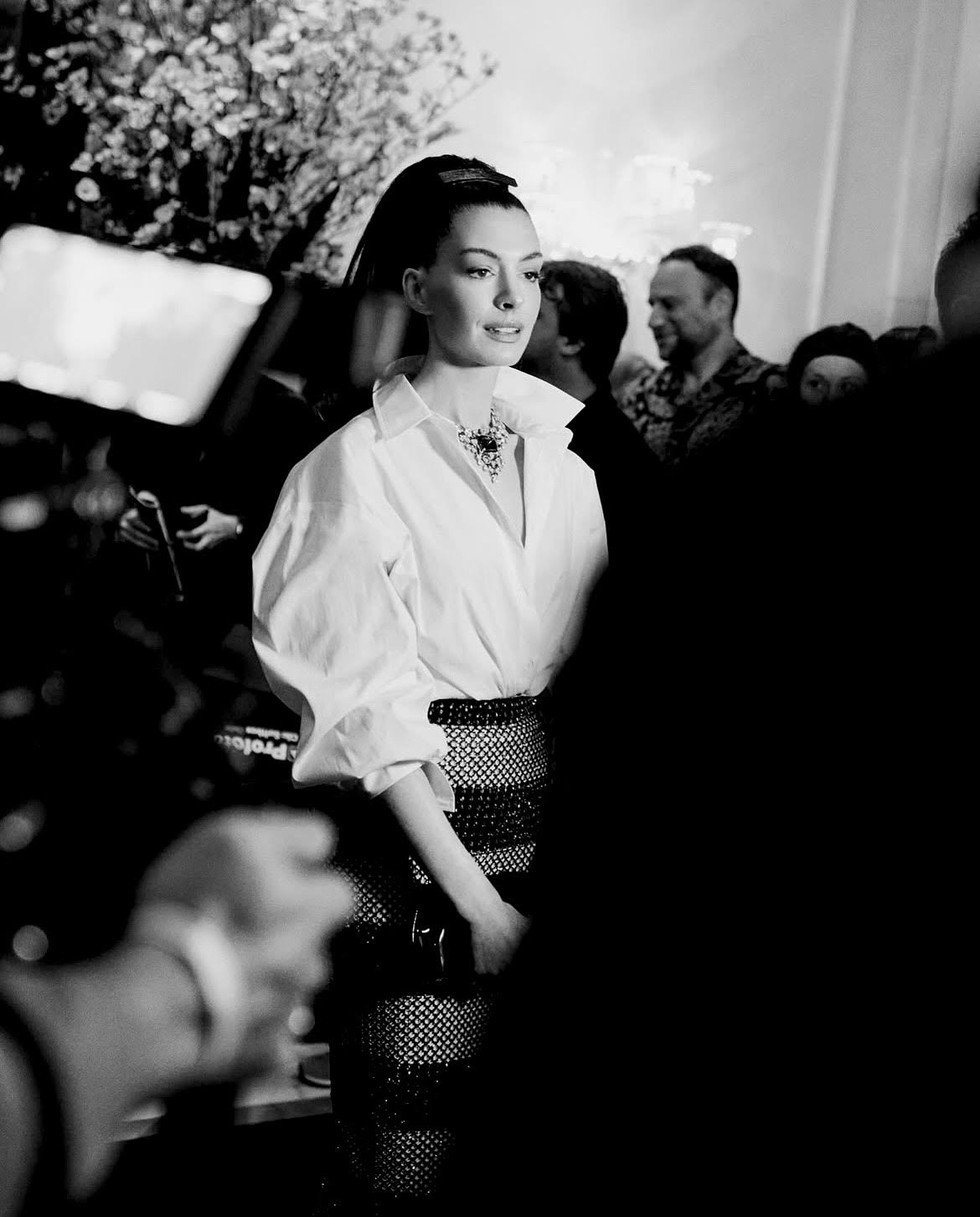 Anne Hathaway at the 2025 Met Gala: A Modern Muse in Carolina Herrera