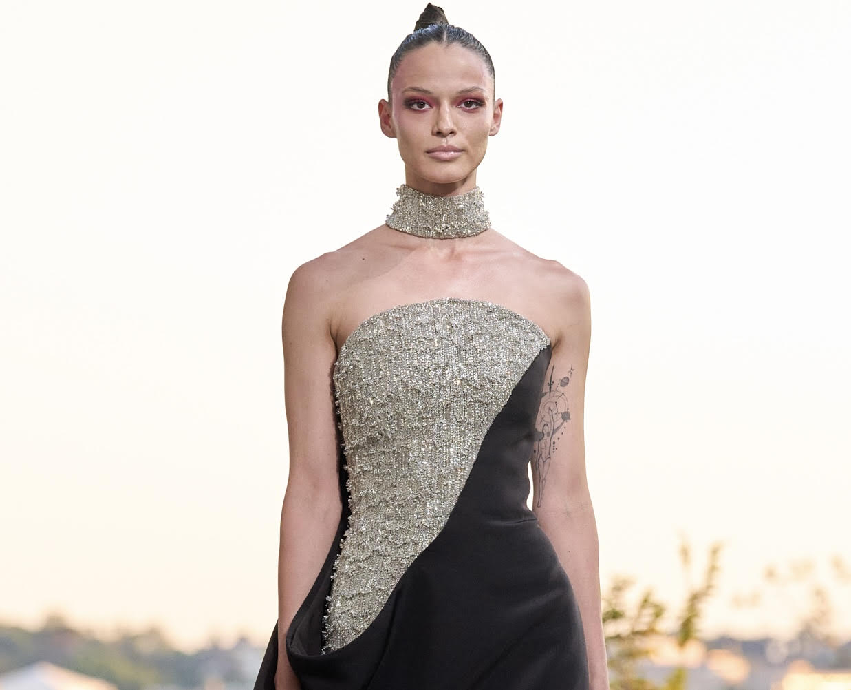 Edonism Couture: The Pleasure of Dressing as an Act of Freedom