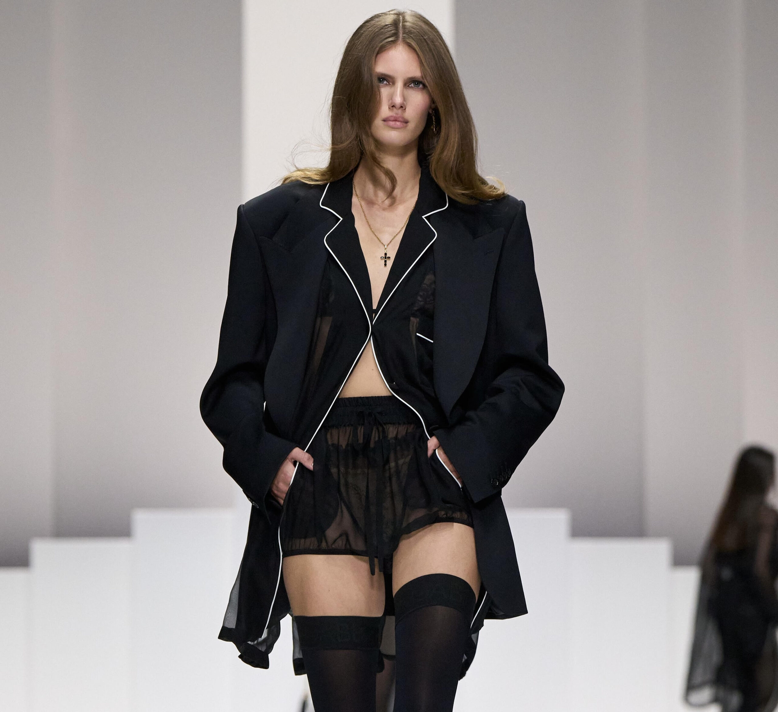 Between Light and Fabric: Reflections on the Dolce & Gabbana SS26 Show in Milan